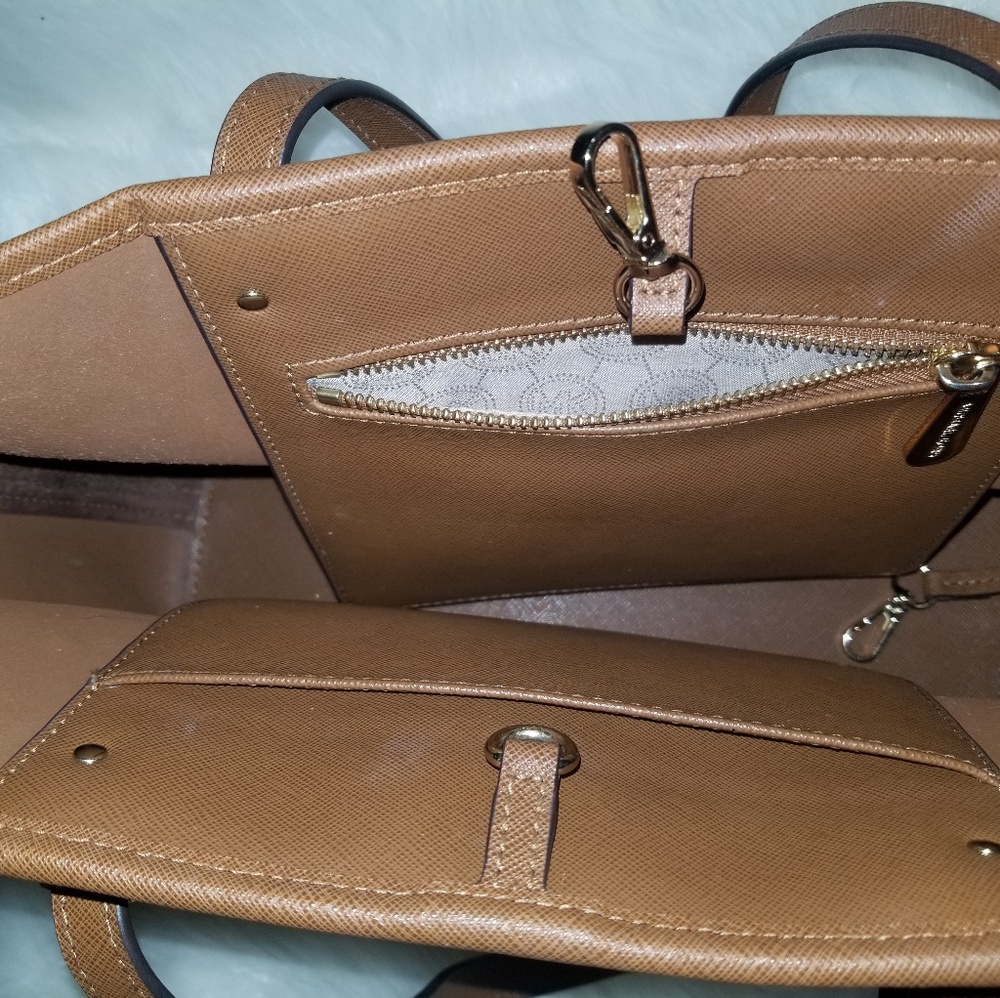 Michael Kors Handbag. Authentic - image 2